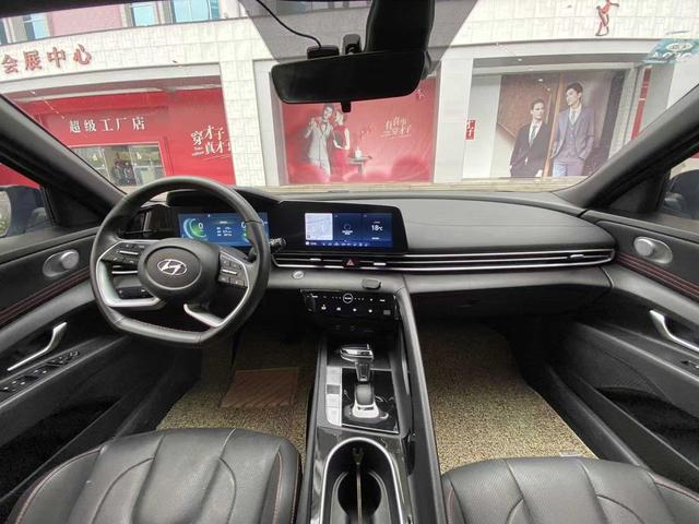 Hyundai Elantra 2021 1.5L CVT TOP Flagship – фото 4