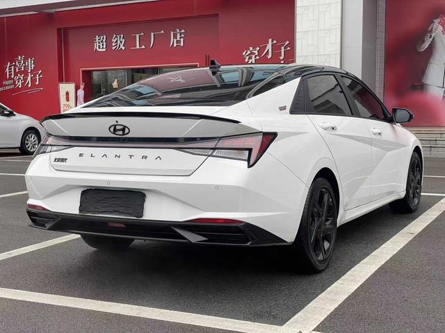 Hyundai Elantra 2021 1.5L CVT TOP Flagship – фото 8