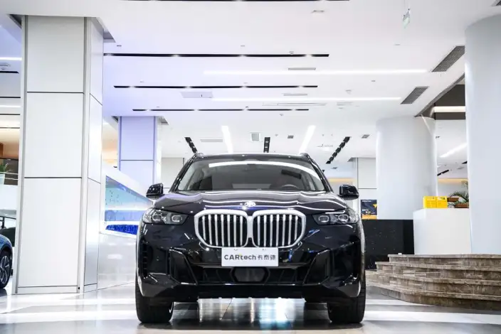 BMW X5 2023 Model xDrive30Li Exclusive Model M Sports Night Set – фото 2