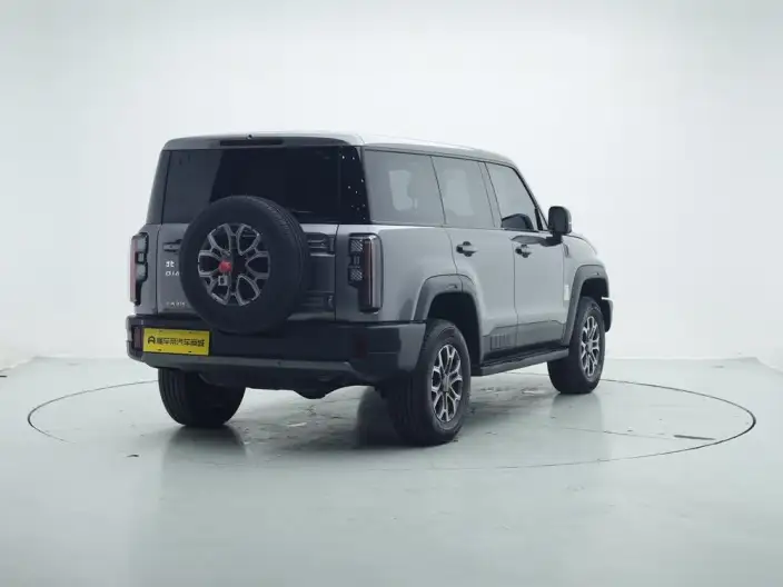 BAIC BJ40 2024 Model City Hunter Edition 2.0T Automatic 4WD Pioneer Model – фото 7