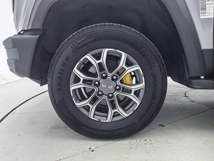 BAIC BJ40 2024 Model City Hunter Edition 2.0T Automatic 4WD Pioneer Model – фото 9