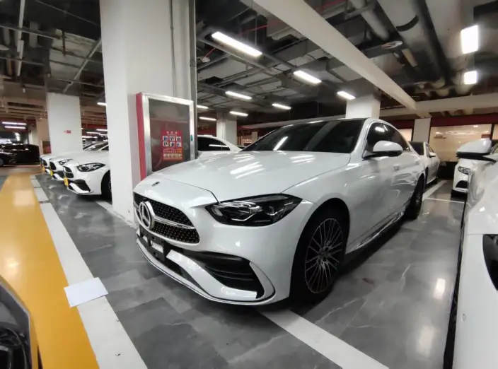 Mercedes-Benz C-Class 2023 Model C 200 L Sports Edition – фото 1