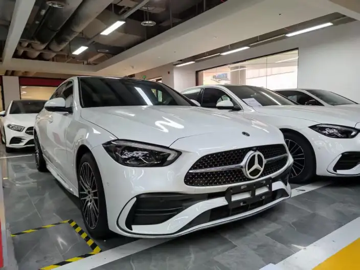 Mercedes-Benz C-Class 2023 Model C 200 L Sports Edition – фото 3