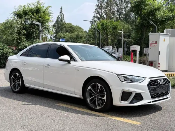 Audi A4 L 2022 Model 40 TFSI Fashion Dynamic Model – фото 3
