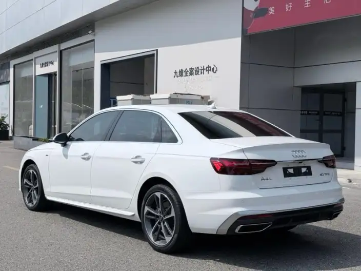 Audi A4 L 2022 Model 40 TFSI Fashion Dynamic Model – фото 4
