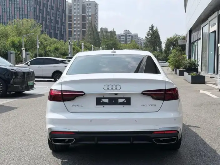 Audi A4 L 2022 Model 40 TFSI Fashion Dynamic Model – фото 5