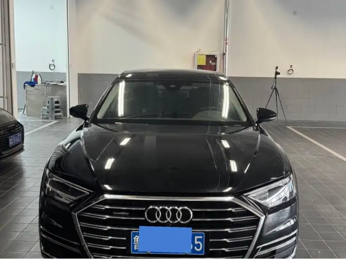 Audi A8 2021 Model A8L 50 TFSI quattro Comfort Model – фото 2