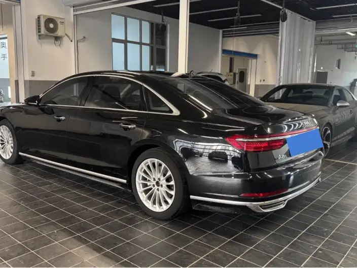 Audi A8 2021 Model A8L 50 TFSI quattro Comfort Model – фото 4