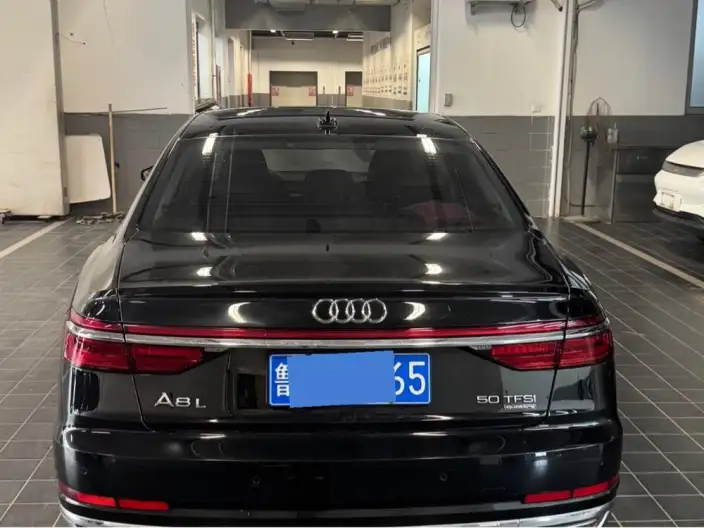 Audi A8 2021 Model A8L 50 TFSI quattro Comfort Model – фото 5