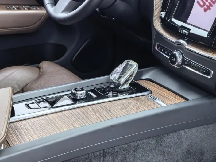 Volvo XC60 2023 Model B5 4WD Smart Range Deluxe Edition – фото 10