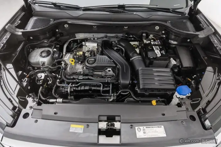 Volkswagen Tharu 2023 Model 300TSI 2WD Crescent Moon Edition – фото 5