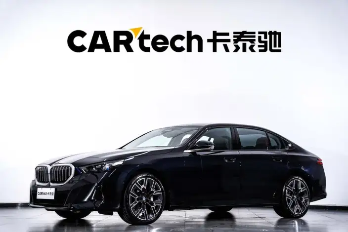 BMW 5 Series 2025 Model 530Li Exclusive Model M Sports Set – фото 1