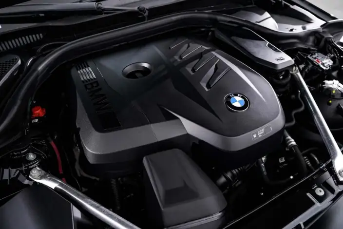 BMW 5 Series 2025 Model 530Li Exclusive Model M Sports Set – фото 7