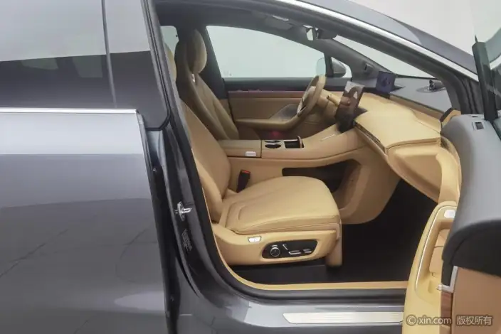 Luxeed R7 2025 Model Extended Range 53.4kWh Ultra 4WD Edition – фото 9