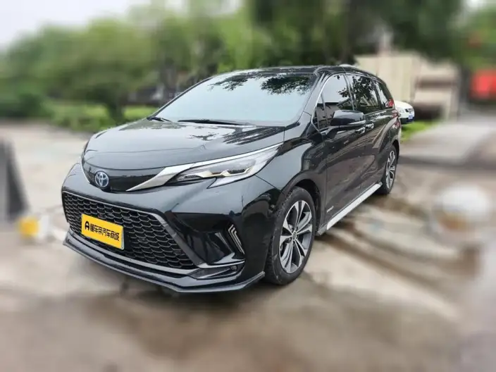 Granvia 2023 Model Intelligent Hybrid 2.5L Noble PLUS