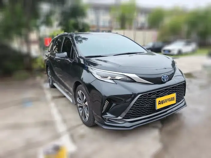 Granvia 2023 Model Intelligent Hybrid 2.5L Noble PLUS