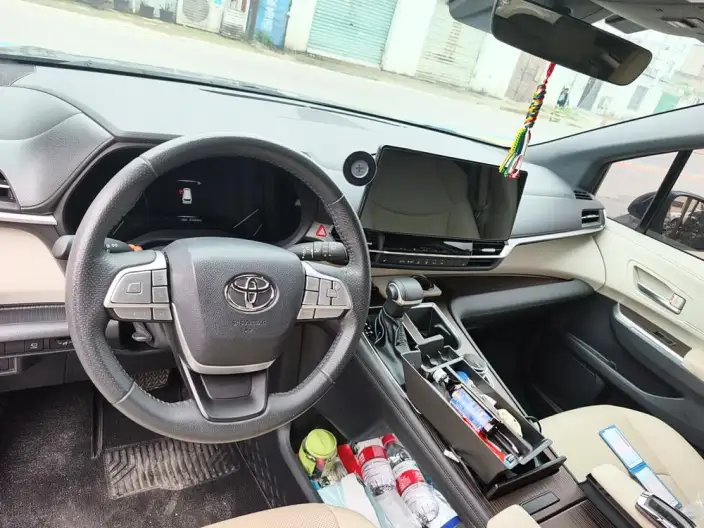 Granvia 2023 Model Intelligent Hybrid 2.5L Noble PLUS