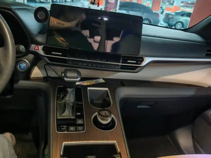 Granvia 2023 Model Intelligent Hybrid 2.5L Noble PLUS – фото 8