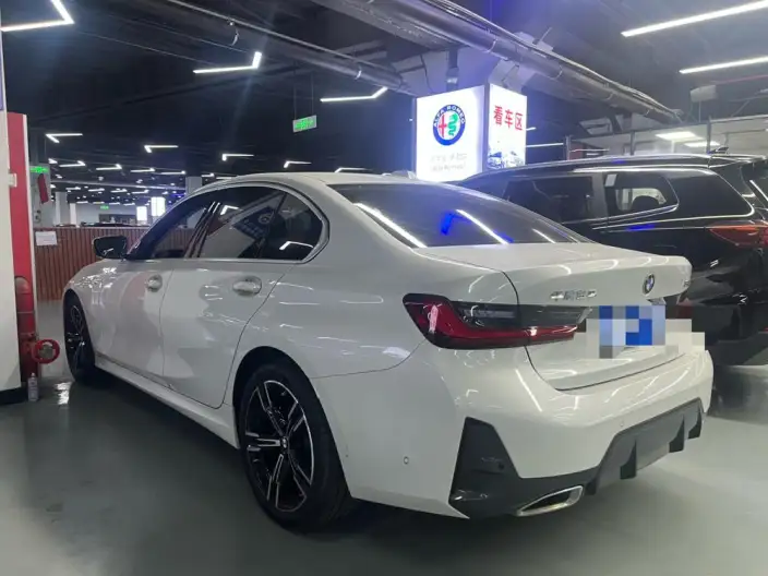 BMW 3 Series 2023 Model 325i M Sports Set – фото 4