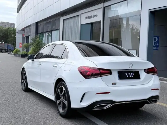 Mercedes-Benz A-class 2022 Model A 200 L Sports sedan Fashion Edition – фото 4