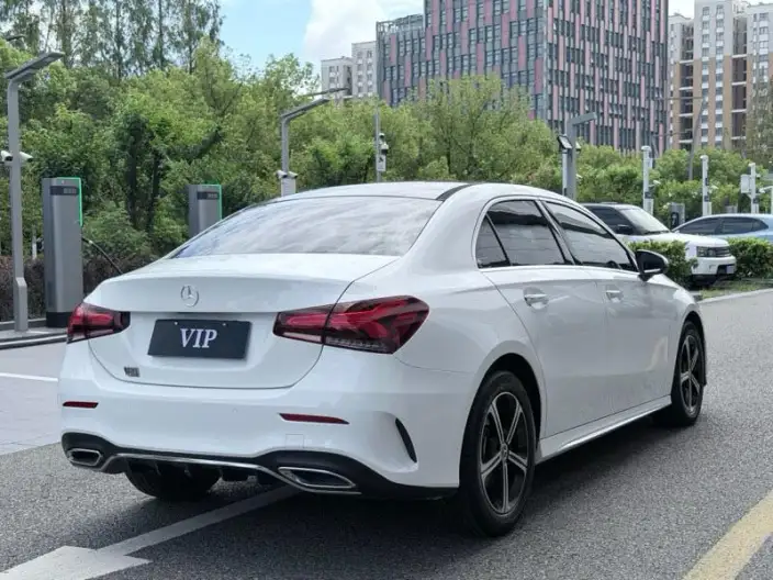 Mercedes-Benz A-class 2022 Model A 200 L Sports sedan Fashion Edition – фото 6