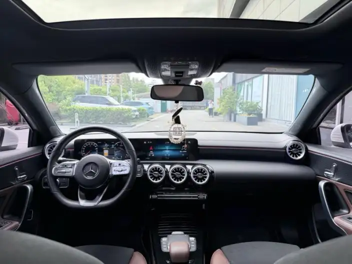 Mercedes-Benz A-class 2022 Model A 200 L Sports sedan Fashion Edition – фото 8