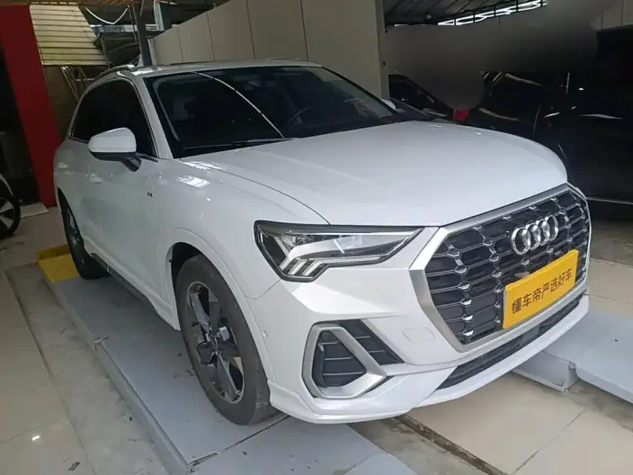 AUDI Q3 2022 Model 35 TFSI Fashion Dynamic Model