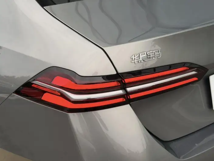 BMW 5 Series 2024 Model 525Li M Sports Set – фото 7