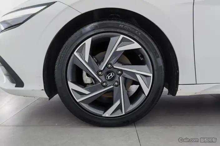 Hyundai Ioniq 2023 Model 1.5L CVT GLX Elite Edition – фото 9