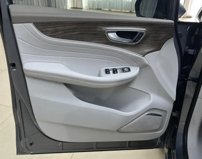 Roewe iMAX8 2023 Model 400TGI Premium Edition – фото 7
