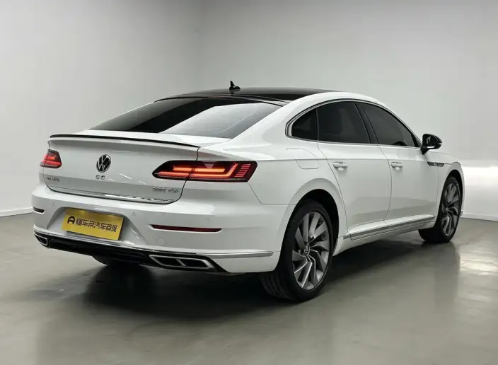 Volkswagen CC 2023 Model 380TSI Eye-catching version – фото 7