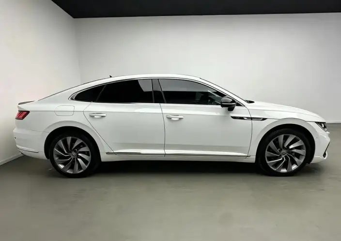 Volkswagen CC 2023 Model 380TSI Eye-catching version – фото 8
