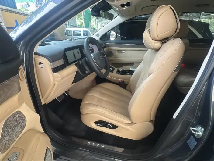 Aito M7 2022 Model 4WD Deluxe Edition – фото 10