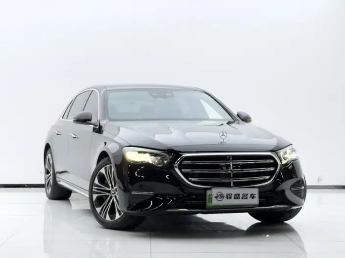 Mercedes-Benz E-Class PHEV 2024 Model E 350 e L sedan – фото 3