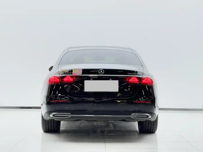 Mercedes-Benz E-Class PHEV 2024 Model E 350 e L sedan – фото 5