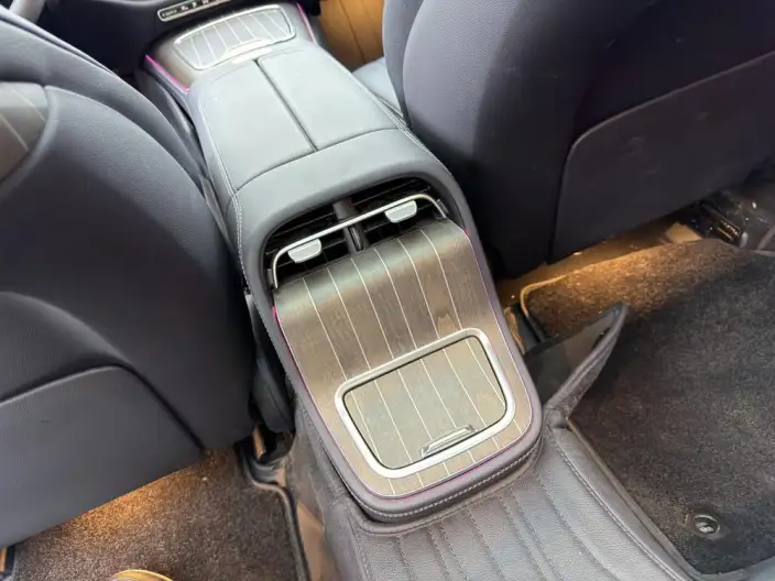 Mercedes-Benz E-Class PHEV 2024 Model E 350 e L sedan – фото 8