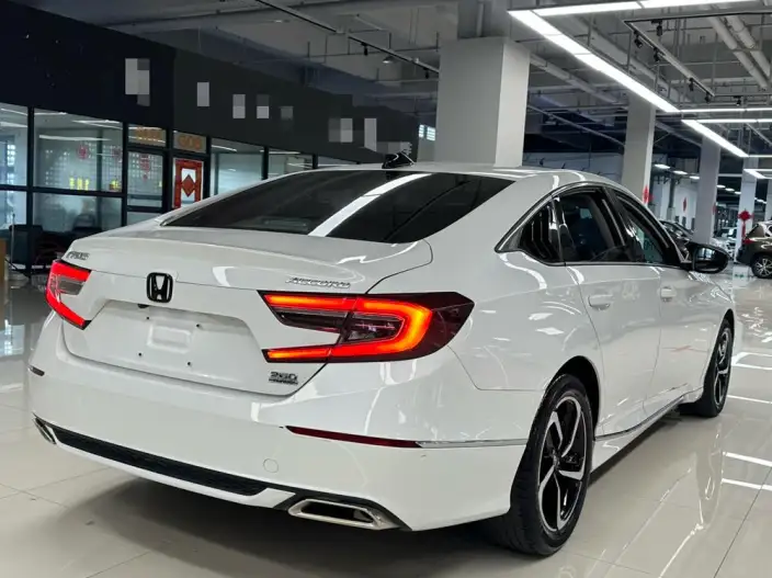 Honda Accord 2022 Model 260TURBO Deluxe Edition – фото 6