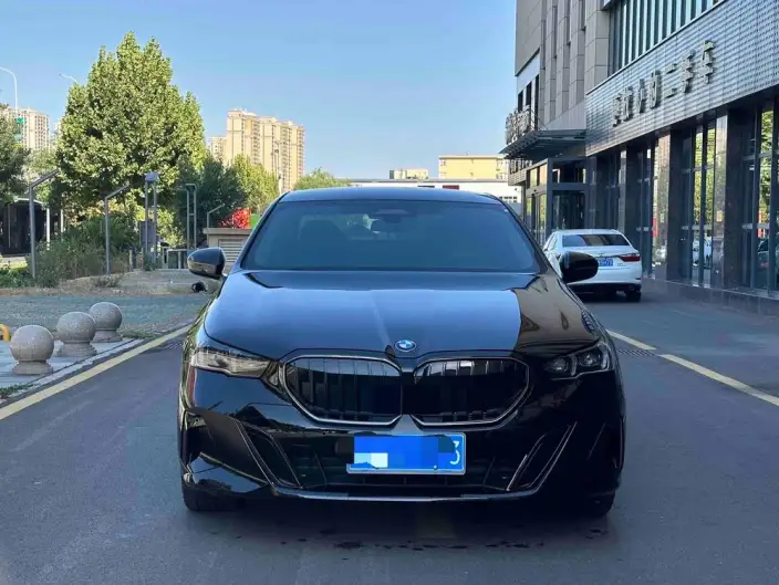 BMW 5 Series 2026 Model 530Li Exclusive Model M Sports Set
