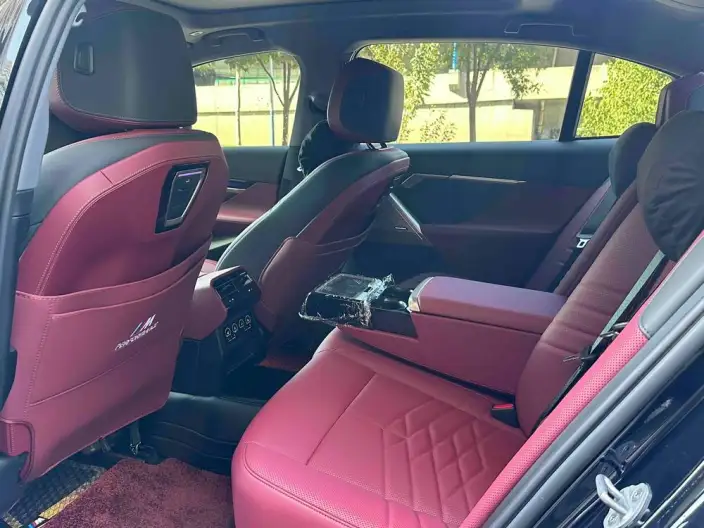 BMW 5 Series 2026 Model 530Li Exclusive Model M Sports Set – фото 9