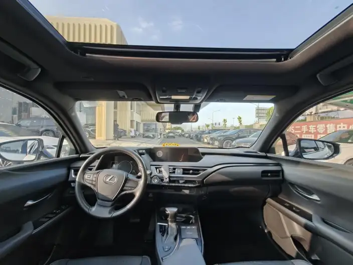 Lexus UX 2020 Model 200 Special Edition – фото 8