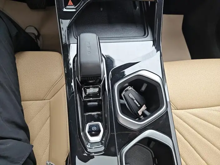 Geely Boyue L 2023 Model 1.5TD DCT Noble Model – фото 10