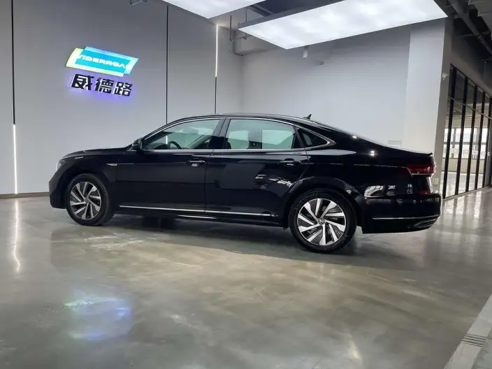 Volkswagen Passat PHEV 2020 Model 430PHEV Hybrid Elite Edition