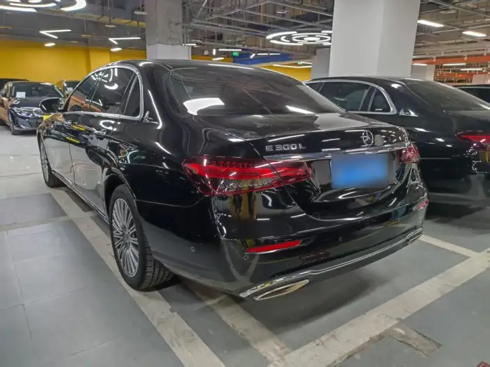 Mercedes-Benz E-Class 2022 Model E 300 L Luxury Model sedan – фото 4