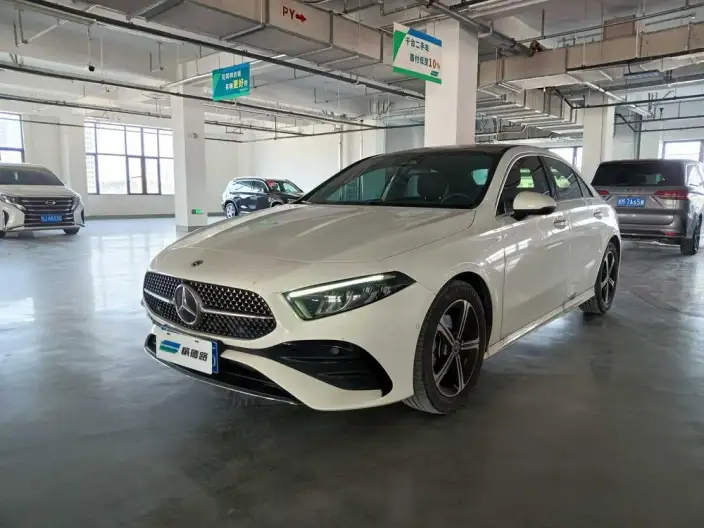 Mercedes-Benz A-class 2023 Model A 200 L Sports sedan Fashion Edition