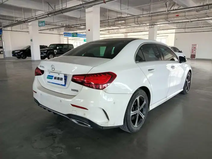 Mercedes-Benz A-class 2023 Model A 200 L Sports sedan Fashion Edition – фото 6