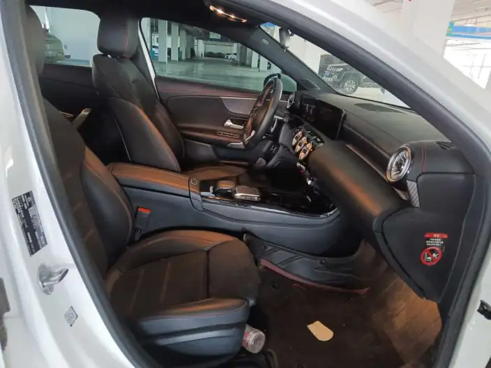 Mercedes-Benz A-class 2023 Model A 200 L Sports sedan Fashion Edition – фото 9
