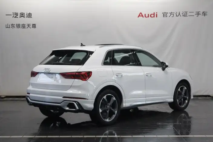 AUDI Q3 2024 Model 35 TFSI Fashion Dynamic Model