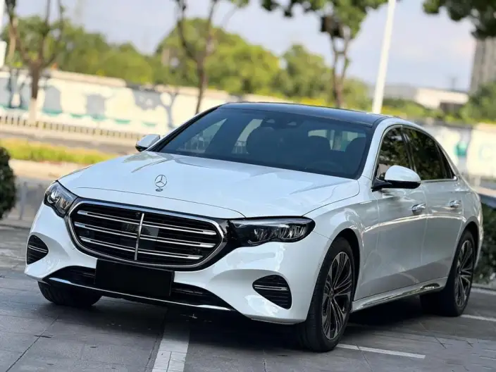 Mercedes-Benz E-Class PHEV 2024 Model E 350 e L sedan