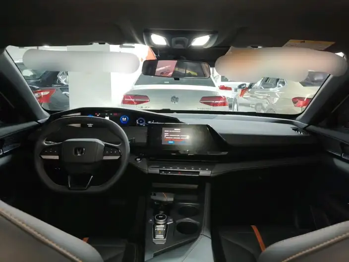 Changan UNI-V 2024 Model 1.5T Exclusive Model – фото 6