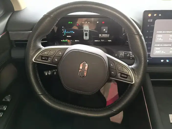 Aito M7 2022 Model 2WD Comfort Edition – фото 8